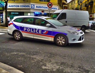 Γαλλία: Τρομοκράτης ο ένοπλος που επιχείρησε να εισβάλλει στον Πύργο του Αϊφελ